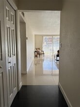7010 NW 186th St in Hialeah, FL - Building Photo - Building Photo