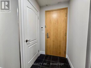 62 Suncrest Blvd in Markham, ON - Building Photo - Building Photo