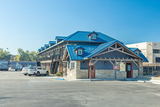 Bidwell Street Studios in Folsom, CA - Foto de edificio - Building Photo