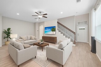5559 Purple Meadow Ln in Fulshear, TX - Foto de edificio - Building Photo