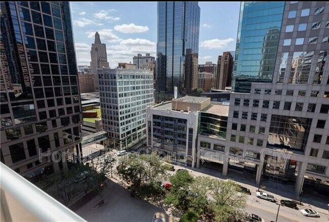 1101 Walnut St in Kansas City, MO - Building Photo - Building Photo
