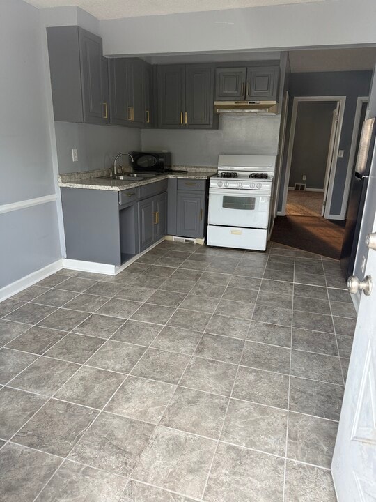 2 Tracy St, Unit 3 Bedroom in Binghamton, NY - Building Photo