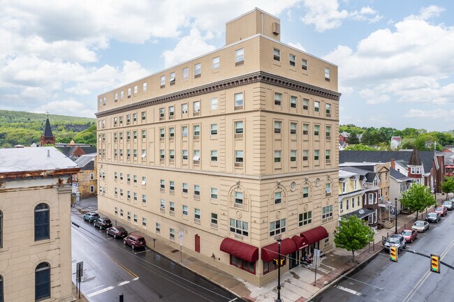 Majestic House in Tamaqua, PA - Building Photo - Primary Photo