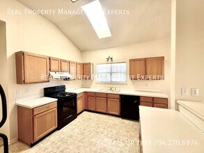 109 Claremont Way in Mooresville, NC - Building Photo - Building Photo