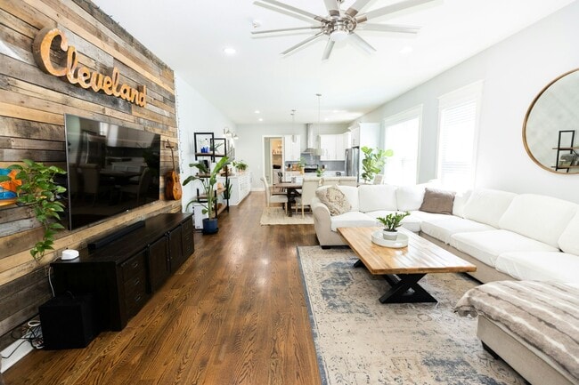 1056A Zophi St in Nashville, TN - Building Photo - Building Photo