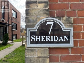 11-11 Sheridan St in Brantford, ON - Building Photo - Building Photo