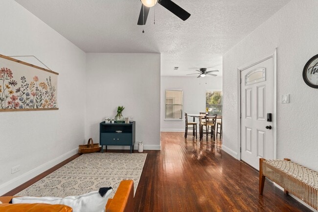 200 Frost St in San Antonio, TX - Building Photo - Building Photo