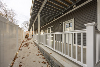 243 Echo Lake Rd in Watertown, CT - Building Photo - Building Photo