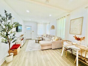 666 E 32nd St in Savannah, GA - Building Photo - Building Photo