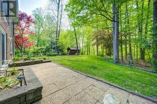 1439 Ballyclare Dr in Mississauga, ON - Building Photo