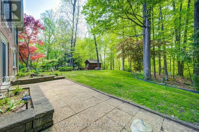 property at 1439 Ballyclare Dr