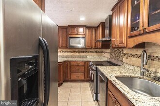 8764 Cold Plain Ct in Springfield, VA - Building Photo - Building Photo