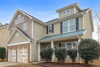 340 Darbys Run Ct in Hiram, GA - Foto de edificio - Building Photo