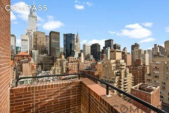 211 Madison Ave in New York, NY - Building Photo - Building Photo