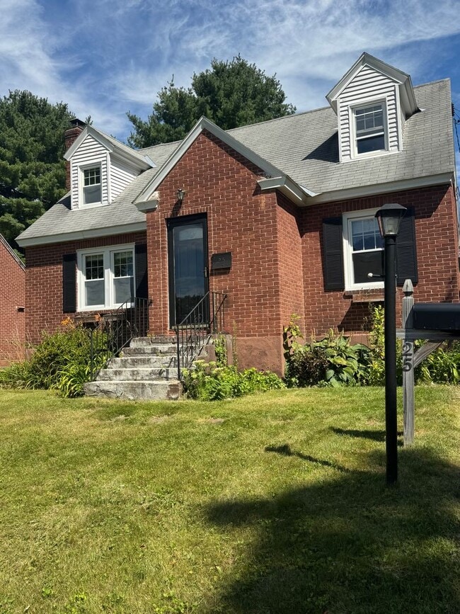 property at 25 Putnam Ave