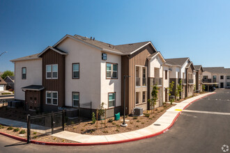 EATON RANCH APARTMENTS in Chico, CA - Building Photo - Building Photo