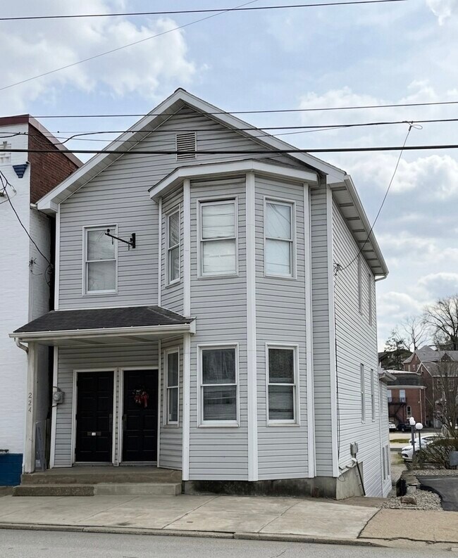 224 W Otterman St in Greensburg, PA - Building Photo - Building Photo