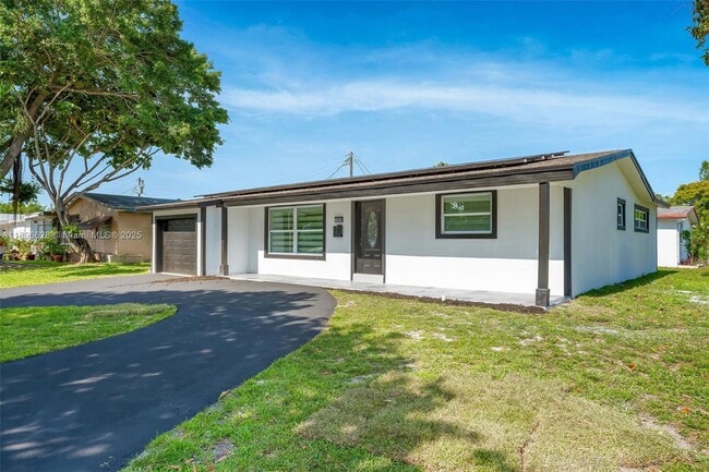 2600 NW 68th Way in Sunrise, FL - Building Photo - Building Photo