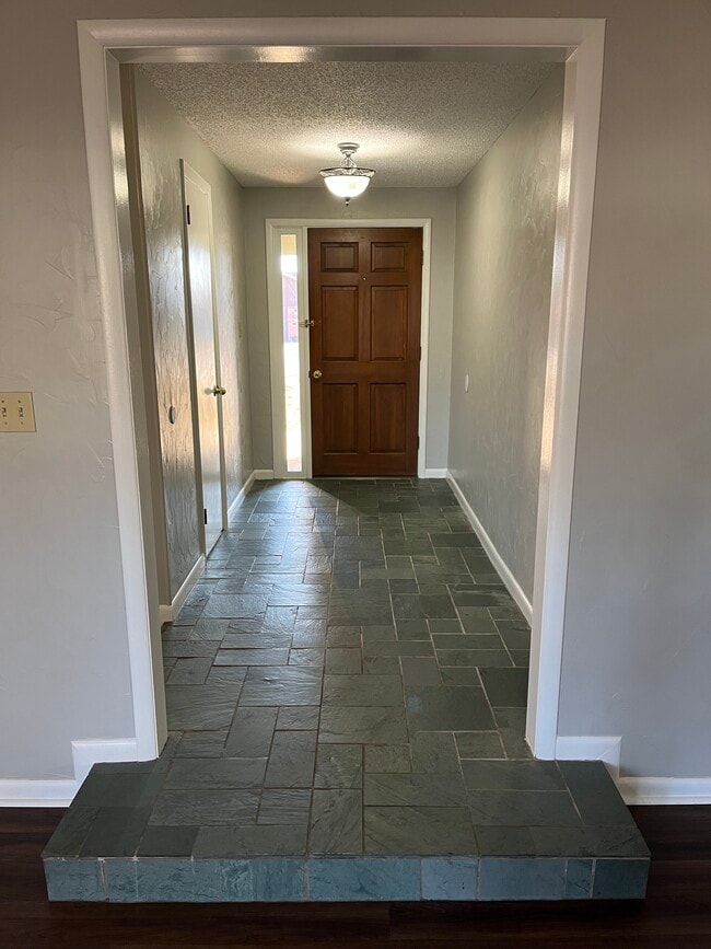 215 Magnolia Rd in Siloam Springs, AR - Building Photo - Building Photo