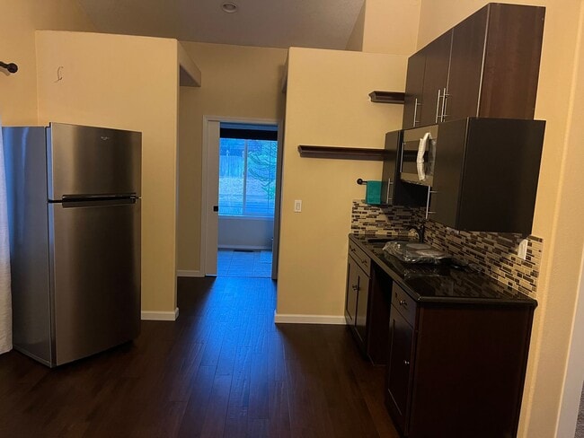 433 NE 49th Ave in Hillsboro, OR - Building Photo - Building Photo