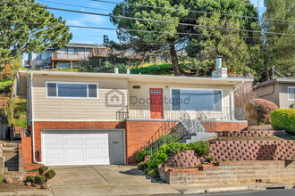 1768 Arlington Blvd in El Cerrito, CA - Building Photo - Building Photo