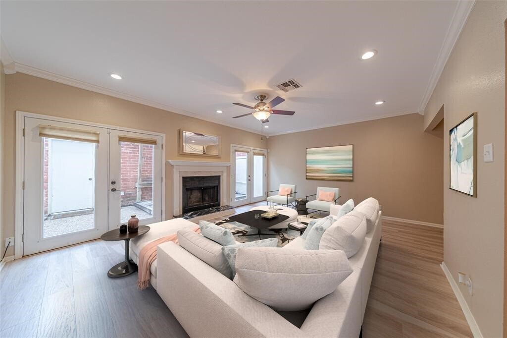 2444 Bering Dr in Houston, TX - Building Photo