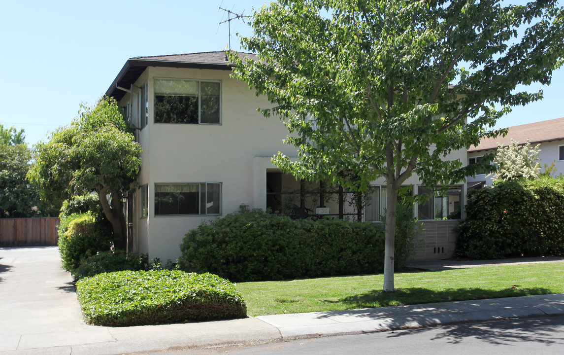 235 Waverley St in Menlo Park, CA - Building Photo