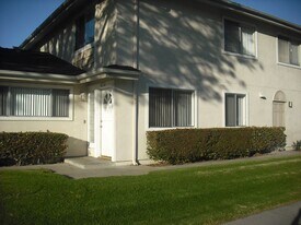 2600 Victoria Ave in Port Hueneme, CA - Building Photo
