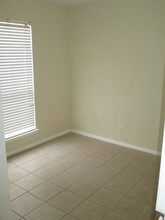 8208 Hood Cir in Austin, TX - Foto de edificio - Building Photo