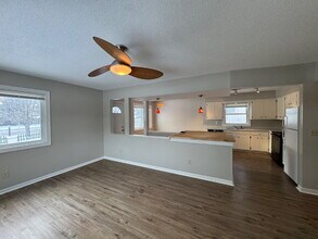 5900 Cedar Lk Rd S in Minneapolis, MN - Building Photo - Building Photo