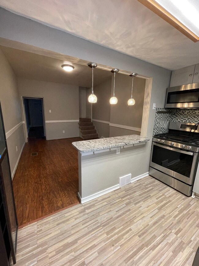 200 2nd Ave, Unit 1
