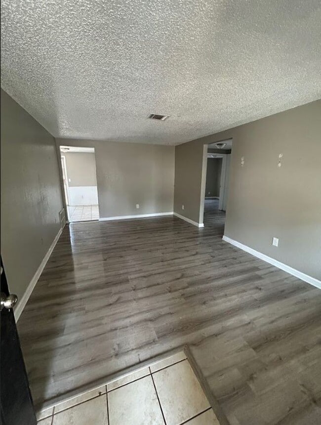 605 Jasmine Pl in Edmond, OK - Building Photo - Building Photo