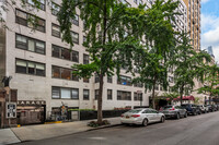 420 E 51st St in New York, NY - Foto de edificio - Building Photo