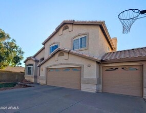 242 S Sycamore Pl in Chandler, AZ - Building Photo - Building Photo