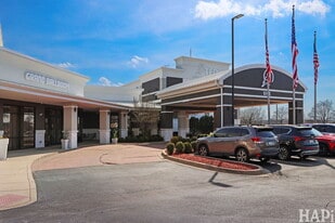 6175 W Grand Ave in Gurnee, IL - Building Photo