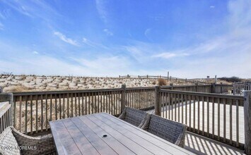 2108 S Ocean Ave in Seaside Park, NJ - Foto de edificio - Building Photo