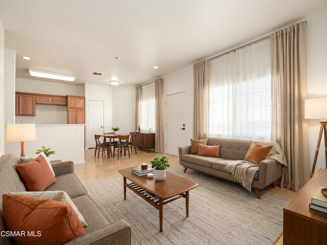 1256 E Main St in Ventura, CA - Building Photo - Building Photo