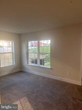 7551 Dundee Rd in Woodlawn, MD - Building Photo - Building Photo