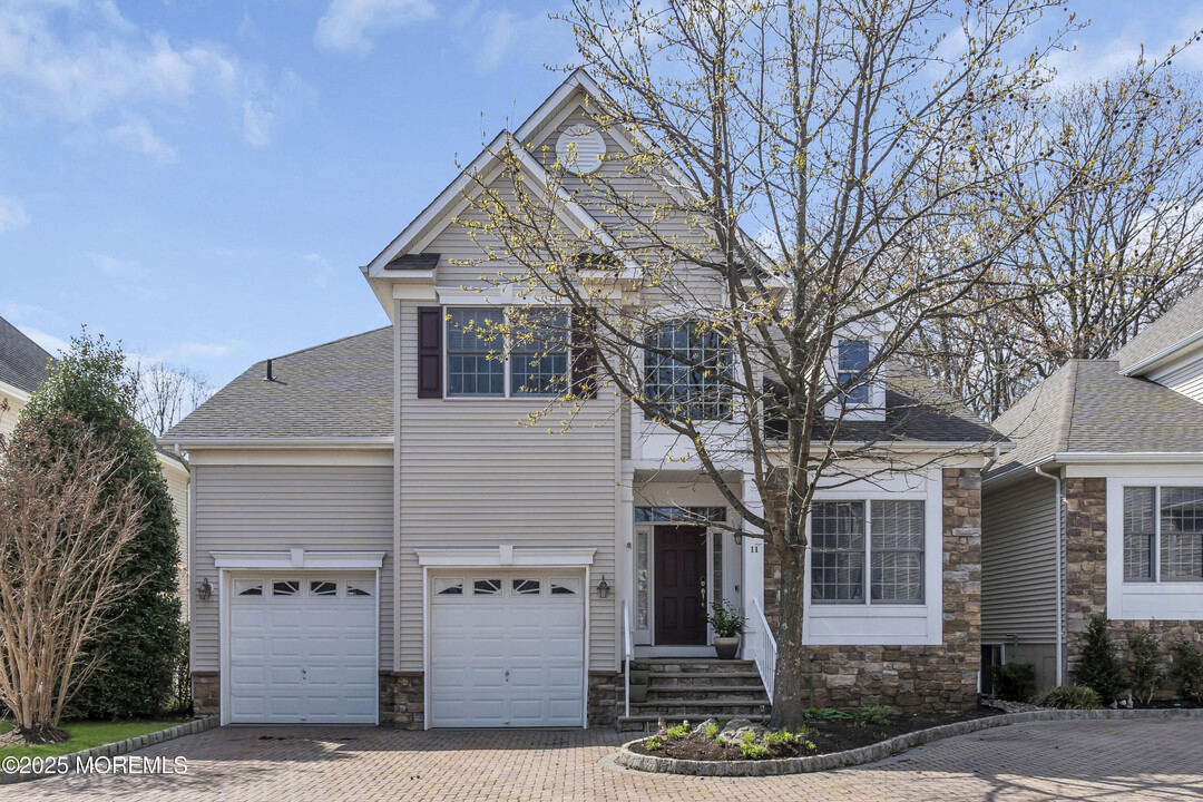 11 Marissa Ct in Atlantic Highlands, NJ - Building Photo