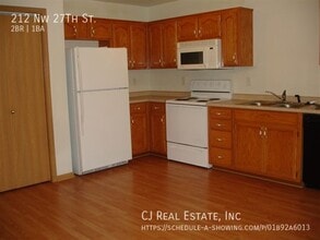 212 NW 27th St Ct in Blue Springs, MO - Building Photo - Building Photo