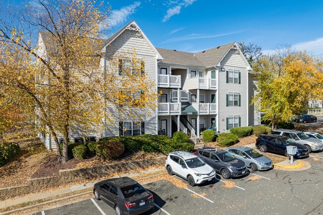 Summerland Heights Apartments in Woodbridge, VA - Foto de edificio - Building Photo