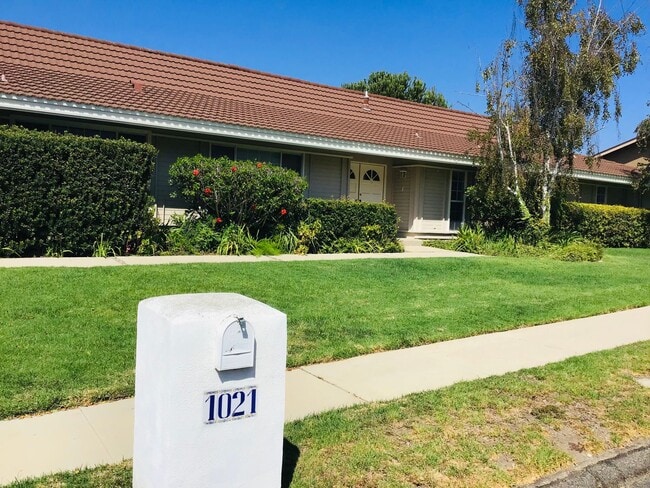 1021 Trueno Ave in Camarillo, CA - Building Photo - Building Photo