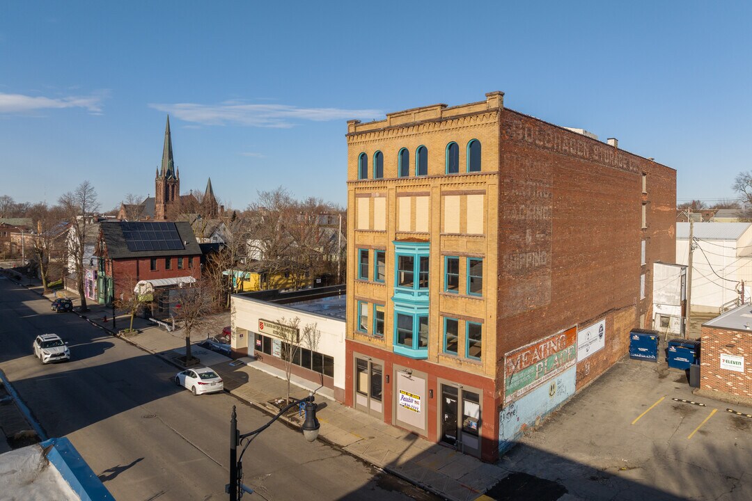 185 Grant St in Buffalo, NY - Building Photo