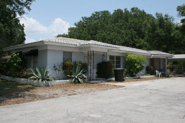 405 S Meteor Ave in Clearwater, FL - Building Photo - Building Photo