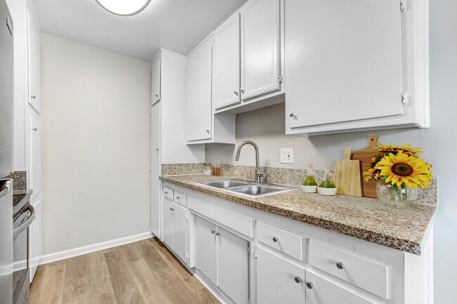 Kittridge Apartments in North Hollywood, CA - Building Photo - Building Photo