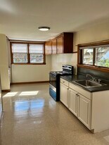 37 Arlington St, Unit 1R in Woburn, MA - Building Photo