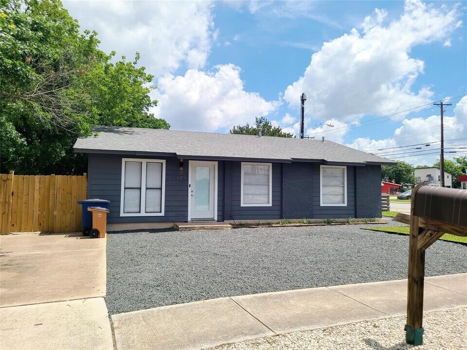6216 Hogan Ave in Austin, TX - Building Photo