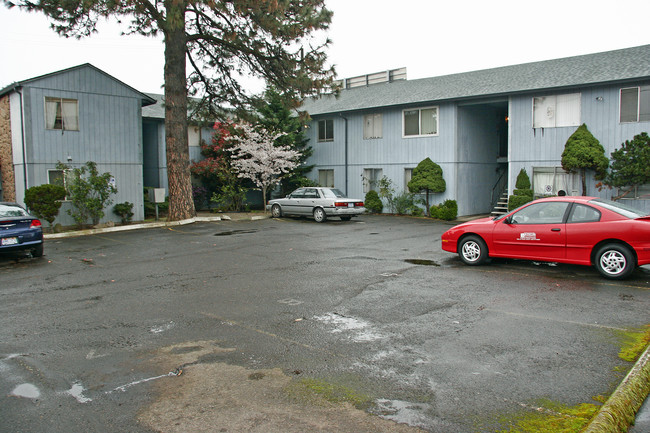 5002 SE 70th Ave in Portland, OR - Building Photo - Building Photo