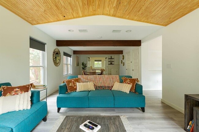 property at 1703 Deerfield Dr