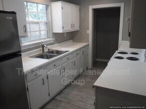 1126 Mt Batten Dr in Hanahan, SC - Building Photo - Building Photo